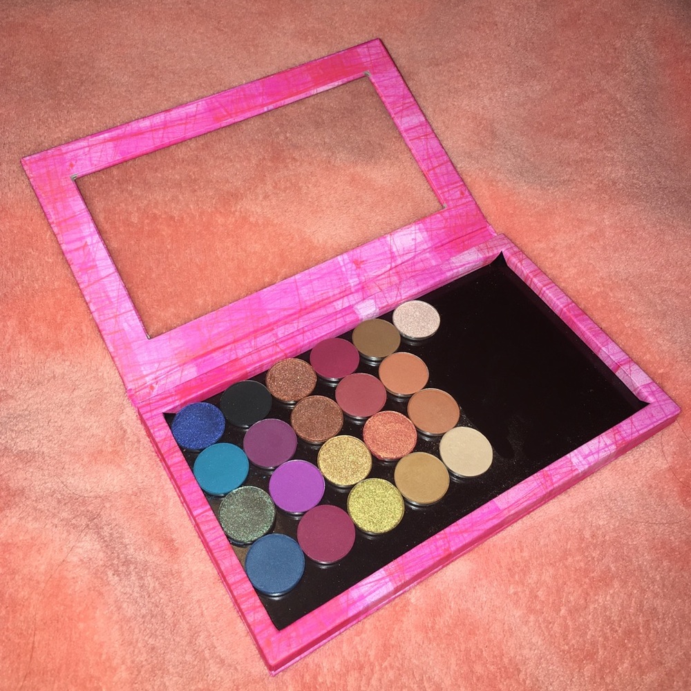 LIMITED EDITION Moschino x Sephora Eyeshadow